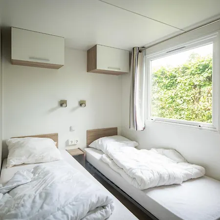 Ardenparks Petite Suisse Hotel Dochamps Room photo