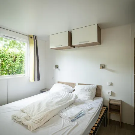 Ardenparks Petite Suisse Hotel Dochamps Room photo