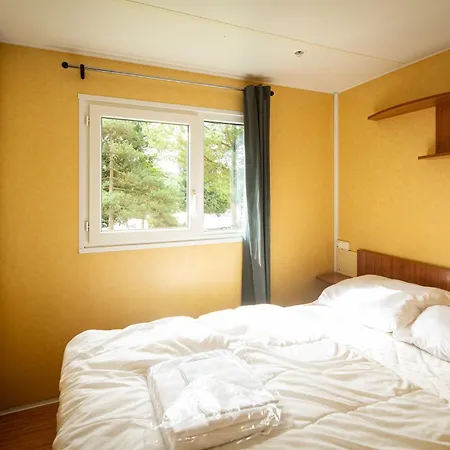 Ardenparks Petite Suisse Hotel Dochamps Room photo